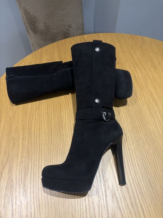 Велурени боти на платформа