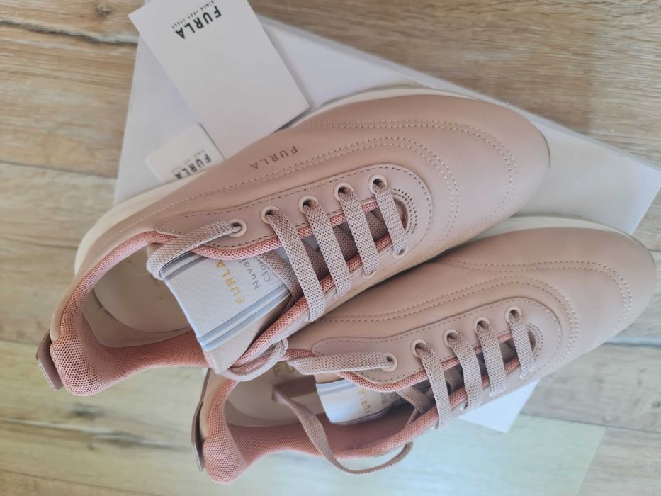 Спортен шик Furla естествена кожа , миналогодишна кокекция