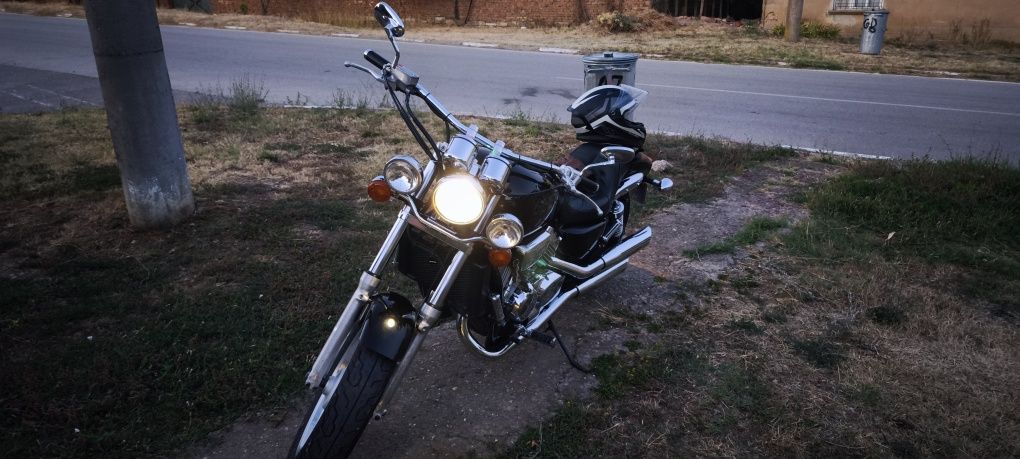 Honda Magna 750c чопър