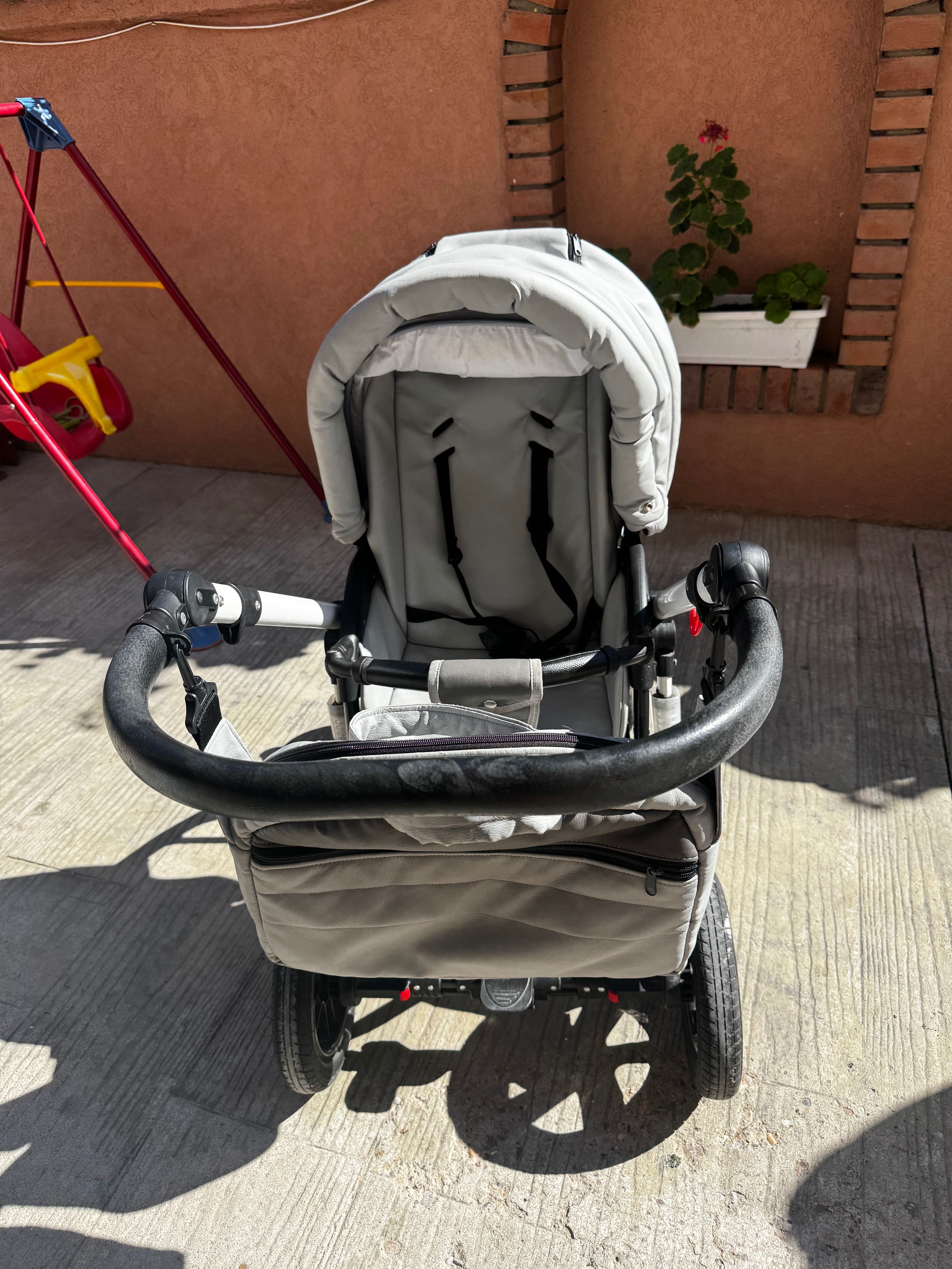 Бебешка количка vogue eco silver NIO