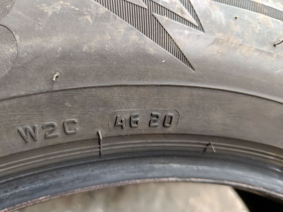 Зимни гуми -17цола -215/65-1бр.-75лв."BRIDGESTONE"