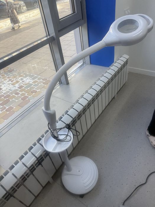 Лапма с увеличительной лупой