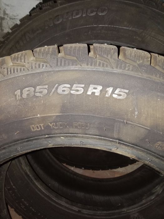 Продам 4 штук резины зимние шипованые