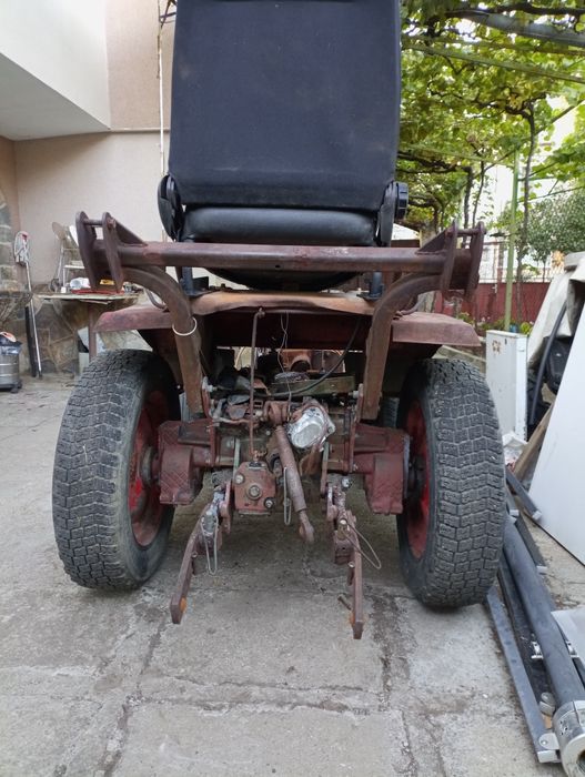 ХТЗТ012 малогабаритен Трактор