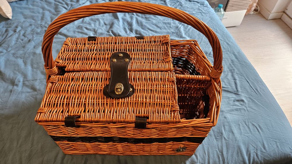 Vand cos pentru picnic / salcie impletita ( nou, nefolosit )