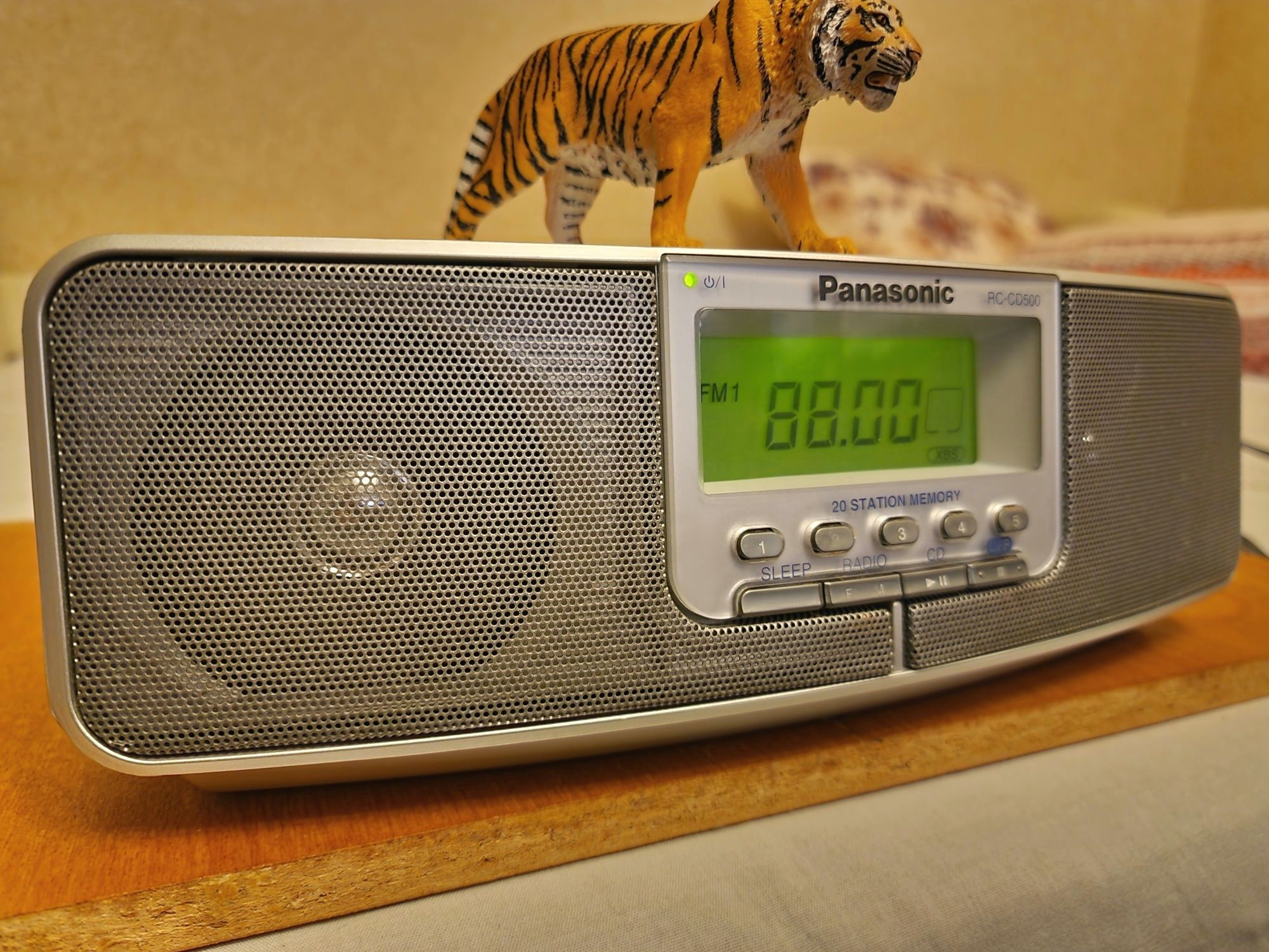 Panasonic RC-CD500. Rar. Dual Alarm/CD/Radio/Clock. Un combo superb.