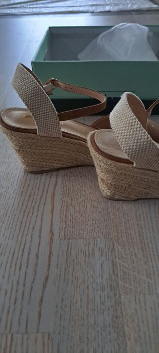 Sandale din piele interior-exterior cu platforma