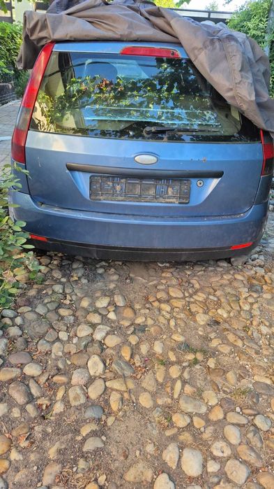 Ford Fiesta 1.4 benzină 2003 – pentru piese sau reparație – întreagă