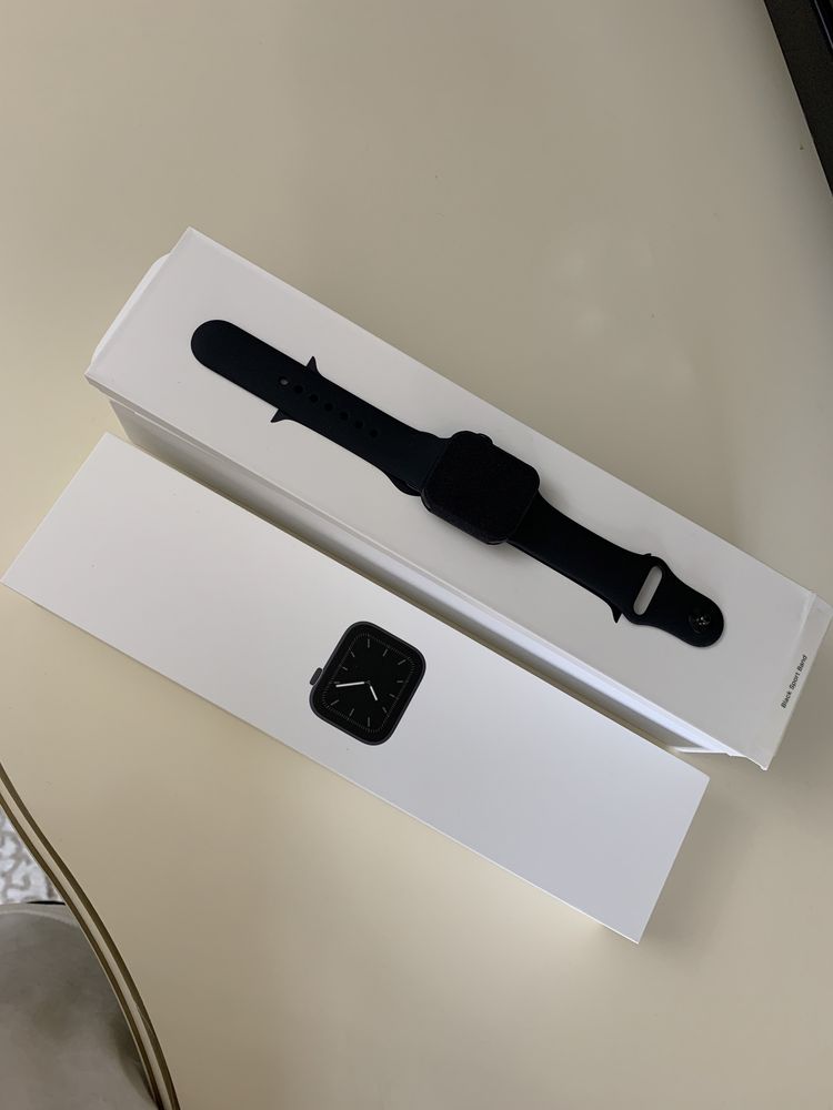 Apple watch 5 series