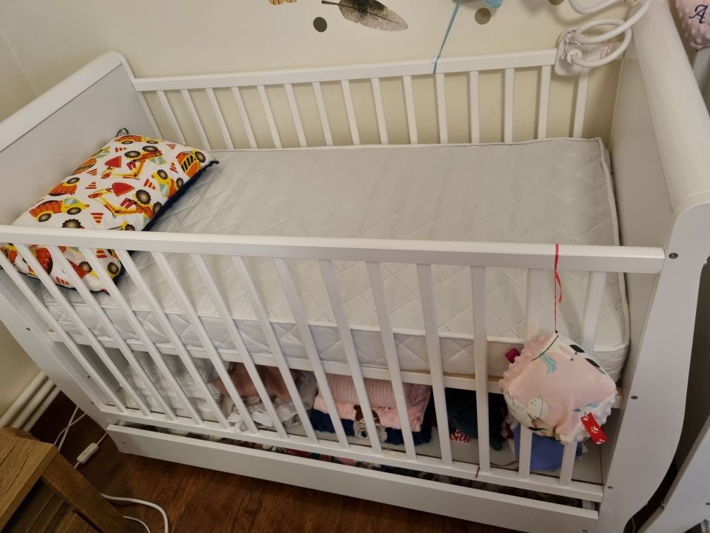Patut bebe Hubners Mara 120x60 + saltea cocos Confort + 120x60x12