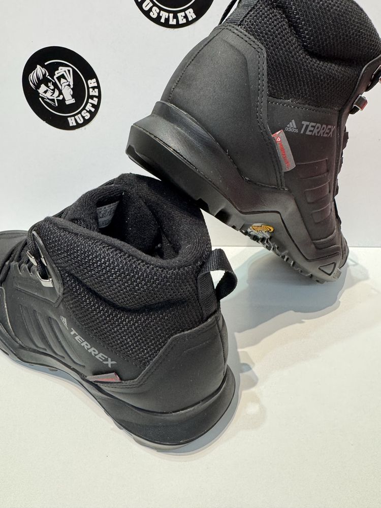 Маратонки ADIDAS TERREX .Номер 42.5