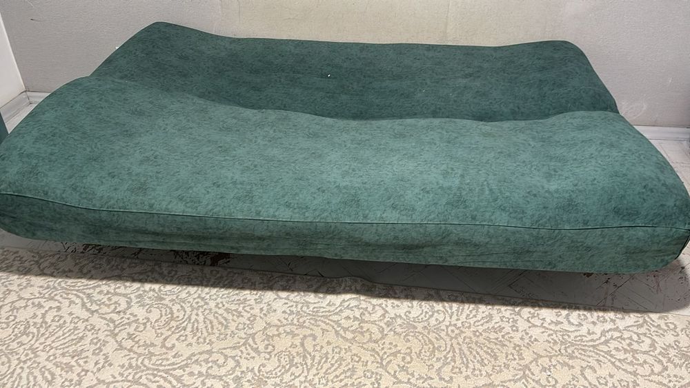 Диван бесплатно ,район ост Революция