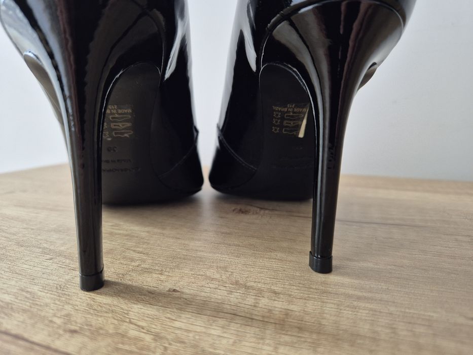 Pantofi piele naturală lăcuită Cosmoparis 39