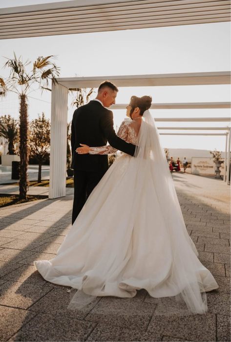 Rochie de mireasa din tafta