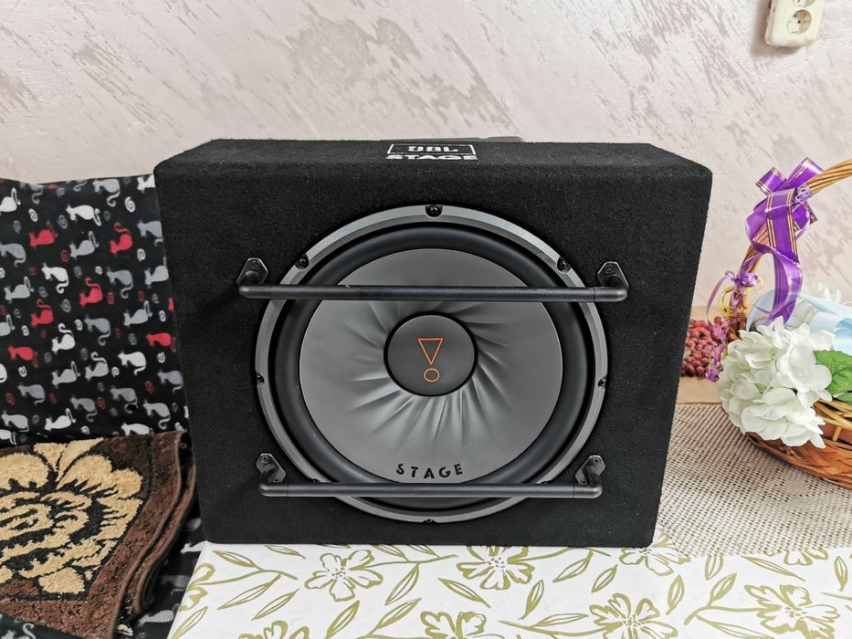 Бас каса JBL  Усилвател PIONEER