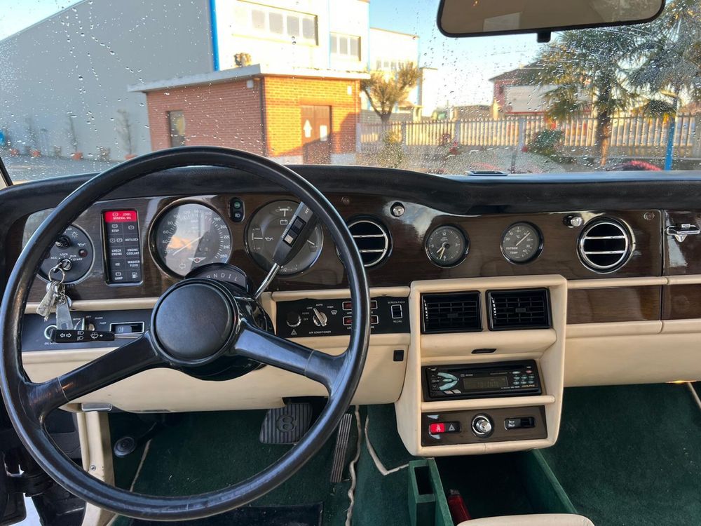 Bentley rolls royce sz 2 masina istorica recent adusa am 1988