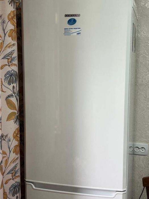 Продам Холодильник Samsung