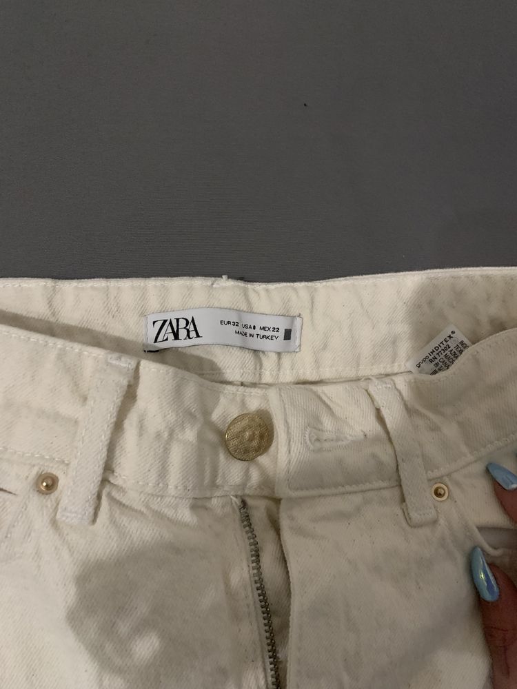 Бежови дънки  ZARA