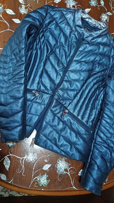 Прекрасно  яке Guess