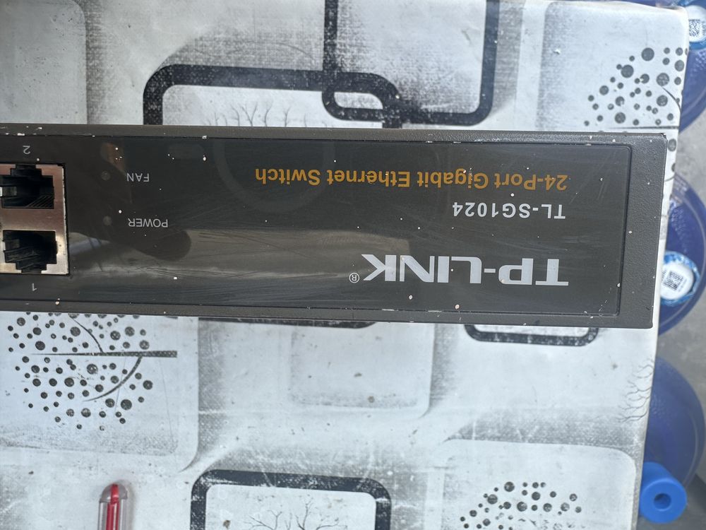 Продаётся SVICH Хаб 24 порт 1024 gb