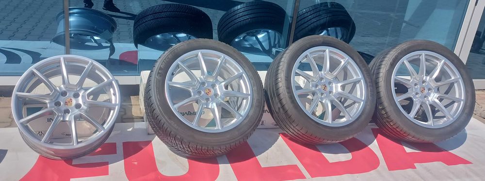 Jante Porsche Macan 95B  Anvelope 265 45 20 iarna Michelin 295 40 20