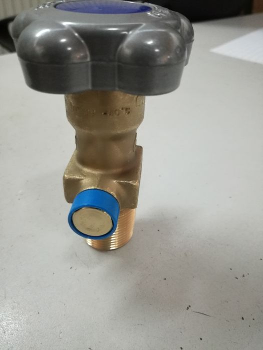 Robinet specializat tub co2 cu supapa de siguranta