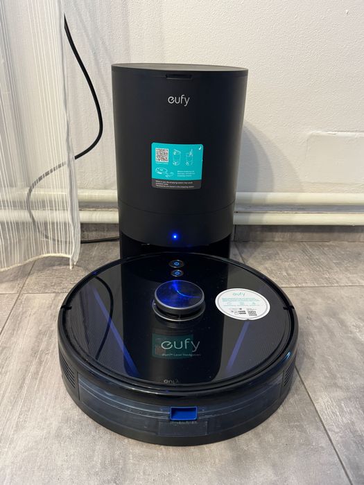 Vând aspirator eufy!