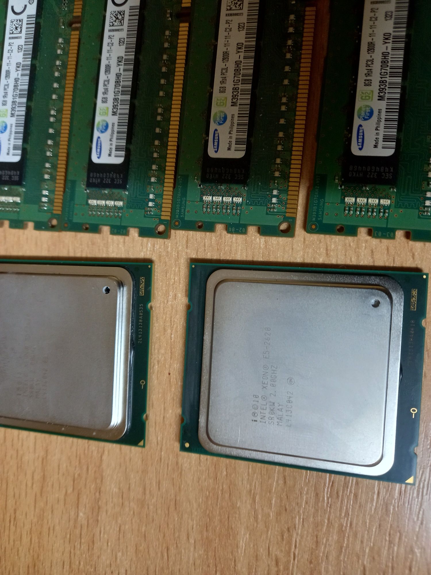 2 procesoare intel xeon E5-2620