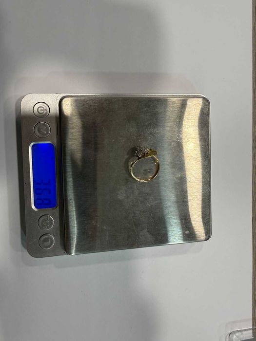 Златен пръстен с камъчета 14К – 3,68 г