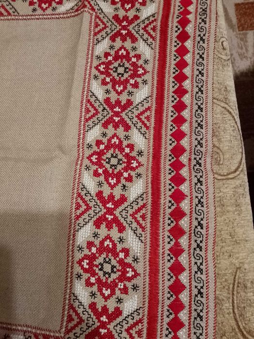 Продавам каре от ленена панама ръчно шито