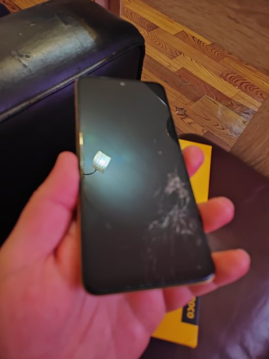 Poco M4 PRo 8GB/256GB ROM Счупено стъкло