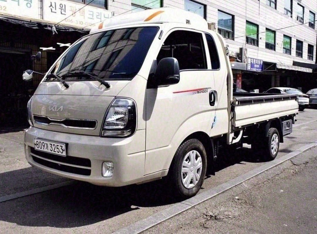 Kia bongo,  Hyundai porter,  yuk mashinalar bor sotuvda