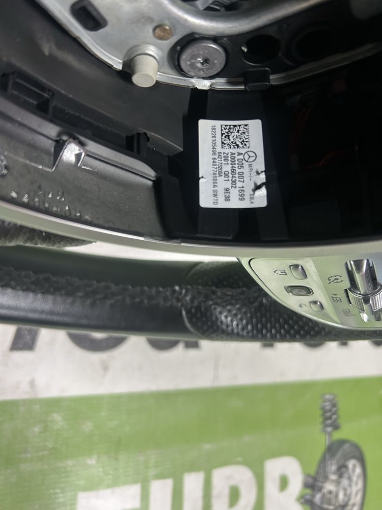 Volan din piele cu padele si comenzi Mercedes W213