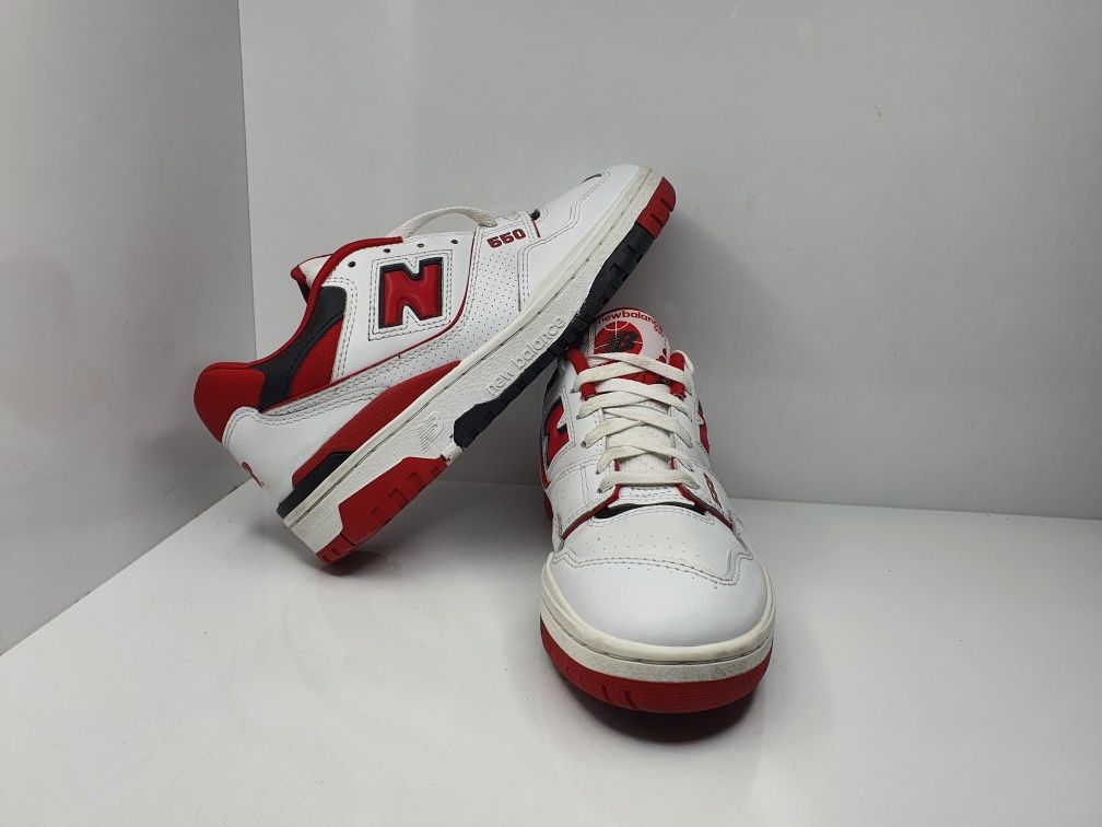 Кецове New Balance 550

Носени няколко пъти, 
в отлично състояние.

Ра
