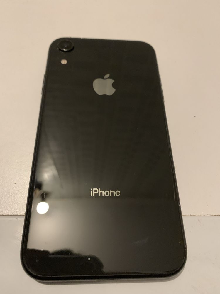 iPhone XR 64гб Apple