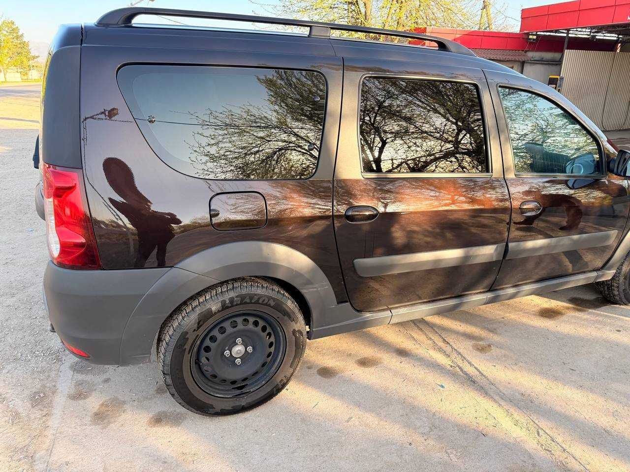 Lada largus 7 mestali