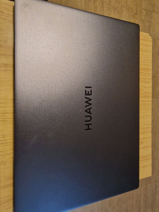 Laptop Huawei Matebook D16