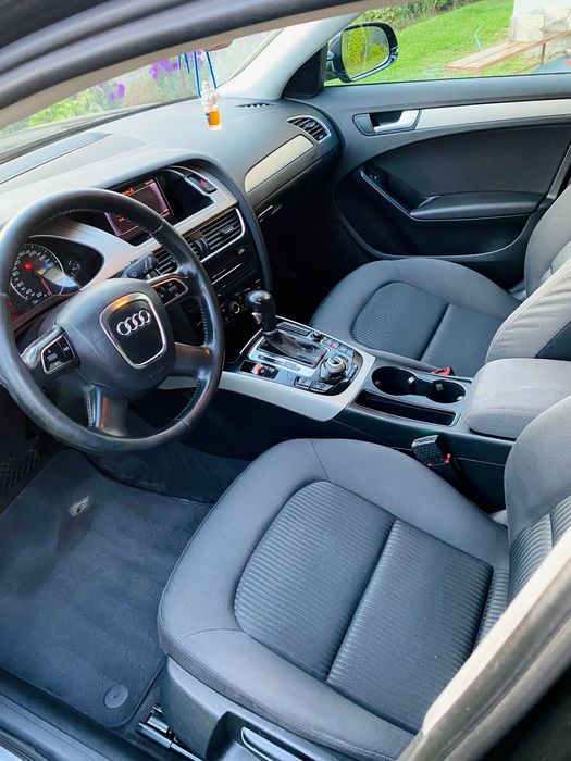 Vând Urgent Audi A4 b8
