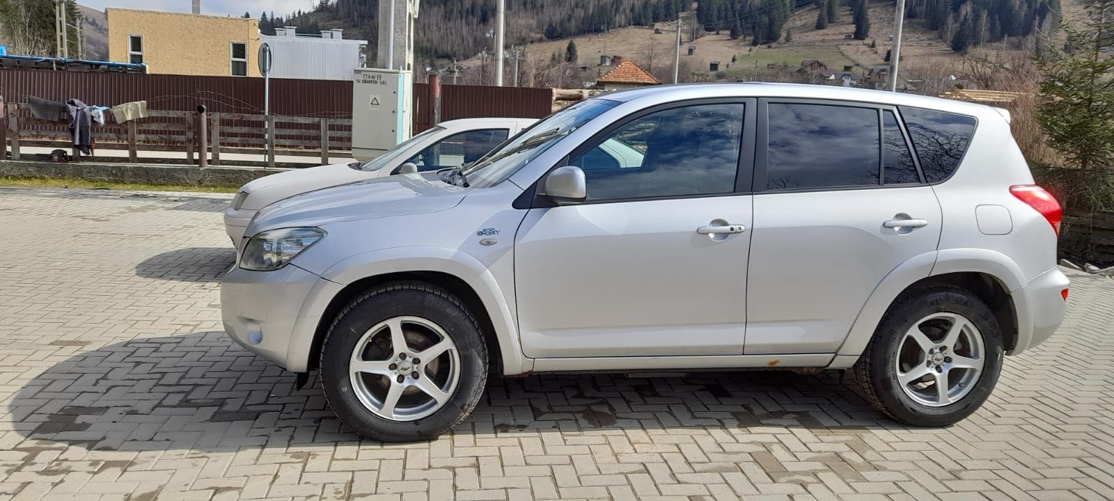 Vând Toyota rav 4