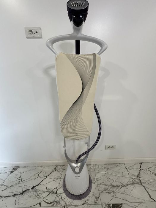 Stație de călcat vertical Philips ComfortTouch GC557 – 2000 W, 1,8 L
