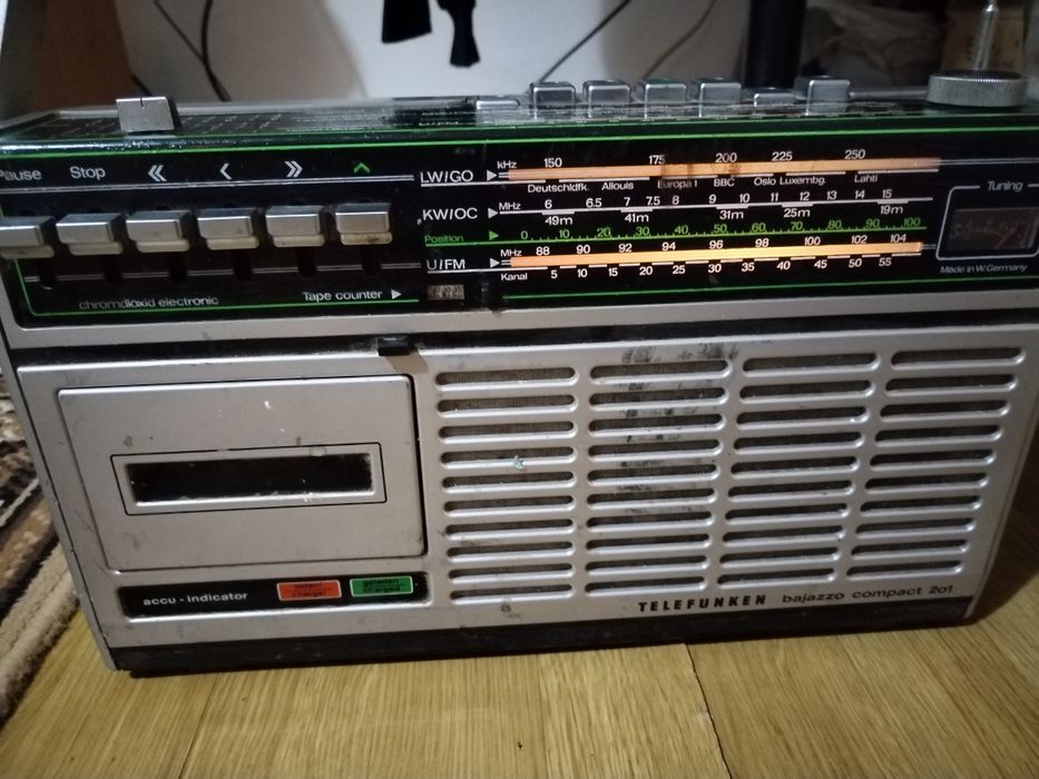 Radio casetofon Telefunken portabil