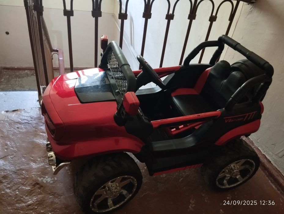 Mashina 4x4 bolalar uchun
