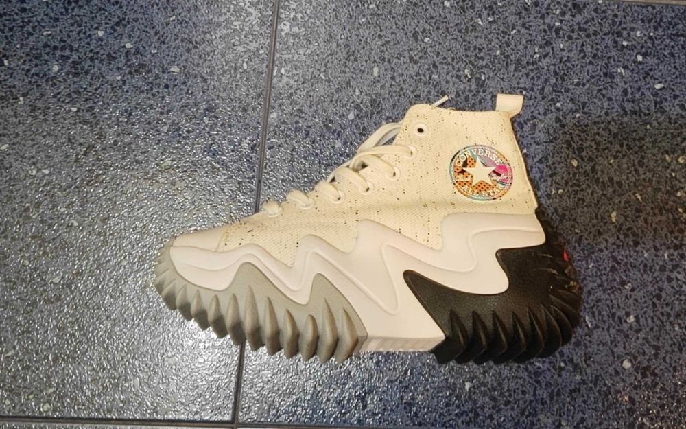 Converse Run Star Motion