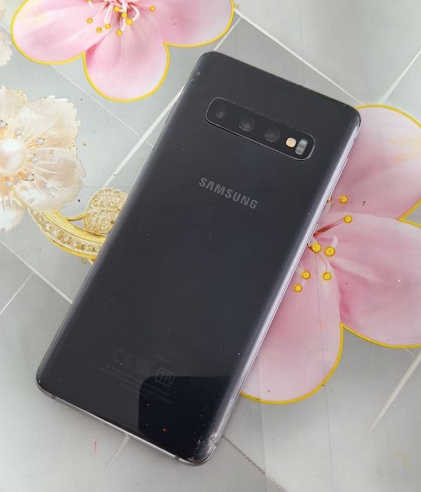 Срочно продам Samsung S10 128/8