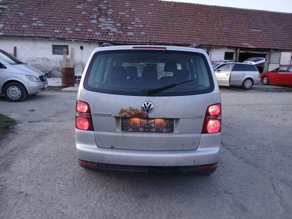 Volkswagen Touran facelift 2008 1.9 tdi 77 kw 105 cai