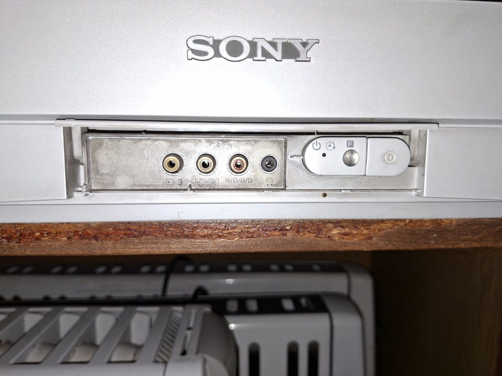 Телезизор SONY  KV21  TRINITTRON 2004г. .