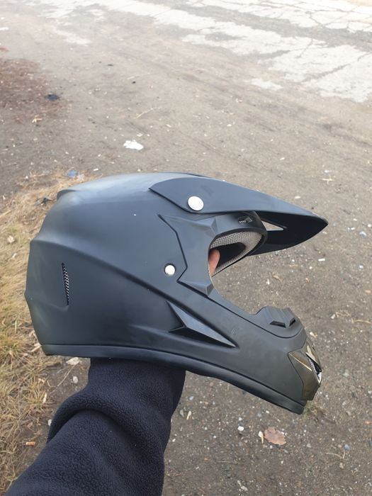 Продам кросс шлем размер М 57-58