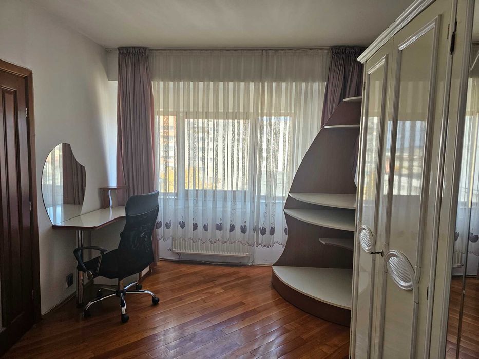 Inchiriez apartament cu o camera semicentral