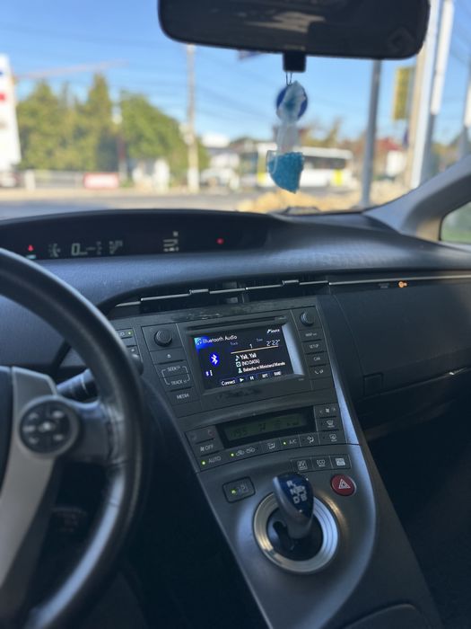 Toyota prius hybrid 2012 automat
