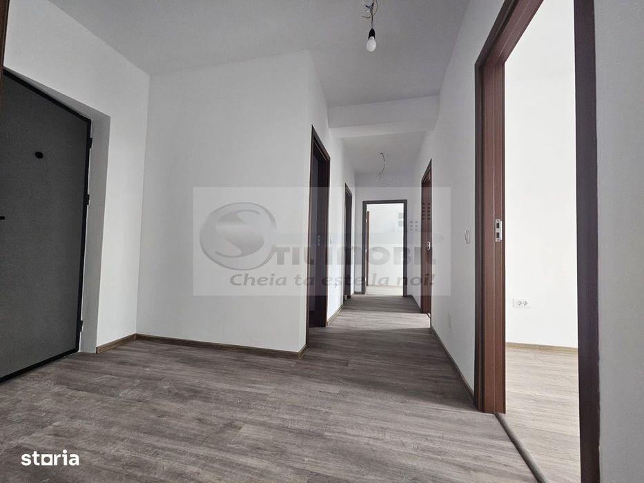 Apartament spațios 4 camere, 2 băi, balcon generos –Pacurari